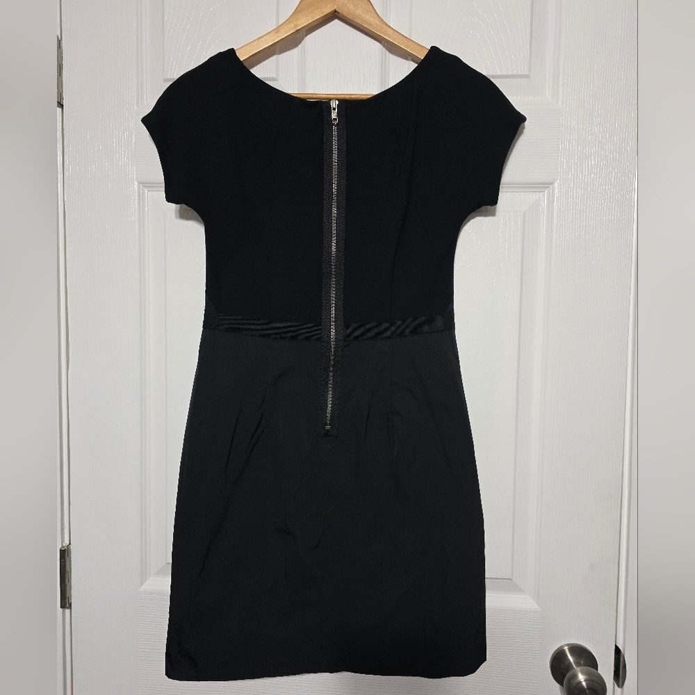 Theory Joena Mini Notorious Contrast Pockets Round Neck Sheath Dress Women's 4 - Picture 10 of 11